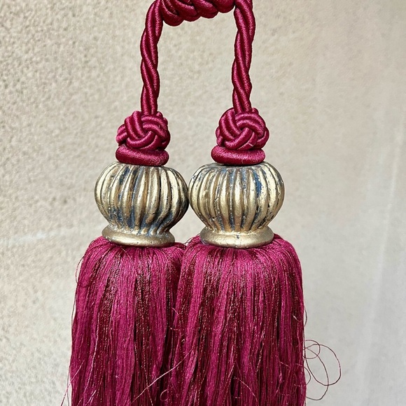 Elegant Burgundy Decorative Tassel with Antique Gold Cap - Picture 3 of 9